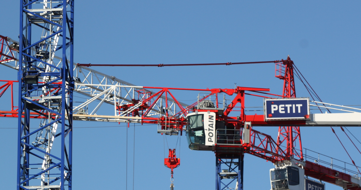 La formation dédiée au métier de monteur de grues à tour concernent tous les acteurs tant au niveau des fournisseurs que des entreprises utilisatrices.