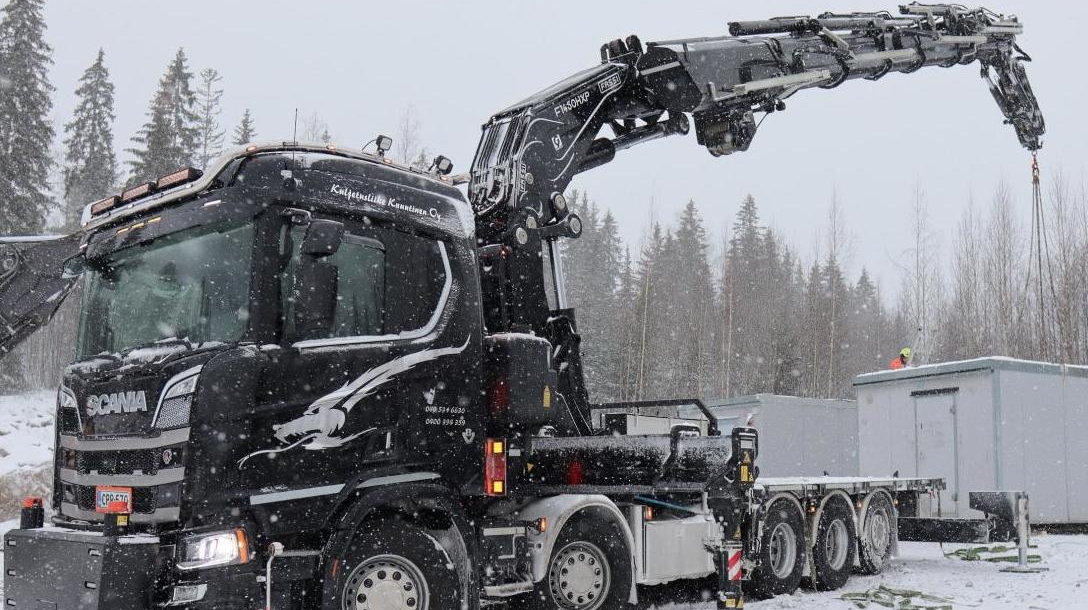 La F1450R-HXP Techno matérialise les travaux les travaux de Fassi sur les aciers.