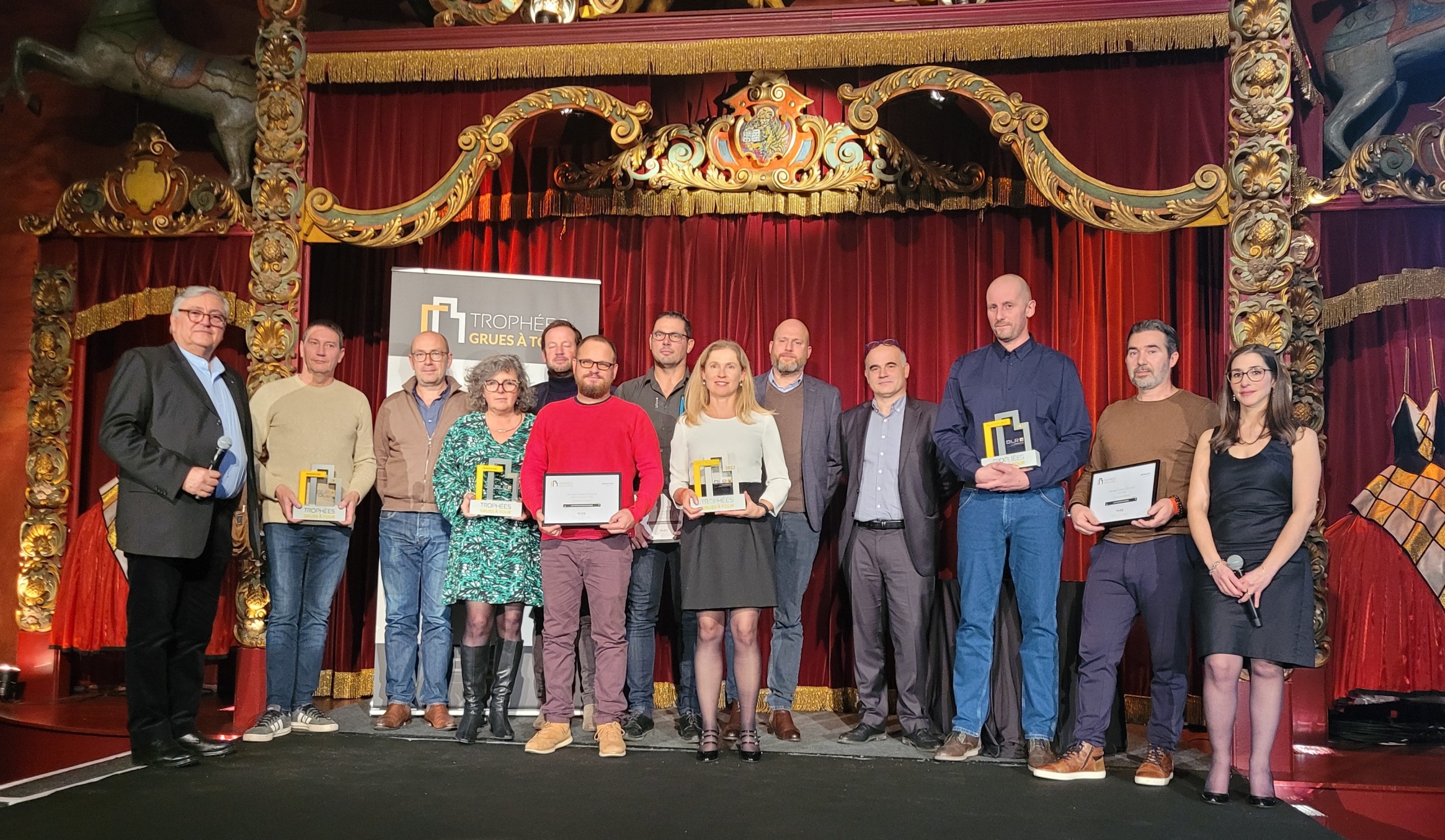 Les lauréats de l'édition 2022 réunis à Paris pour recevoir leur trophée.