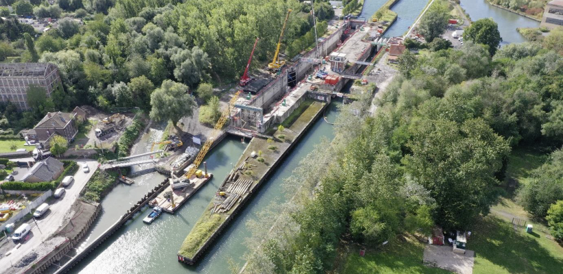 LQ12529202C_picture_0_cropped.png <p>La liaison Seine-Escaut, ou canal Seine-Nord, compte parmi les nombreux chantiers menés par VNF.</p>
